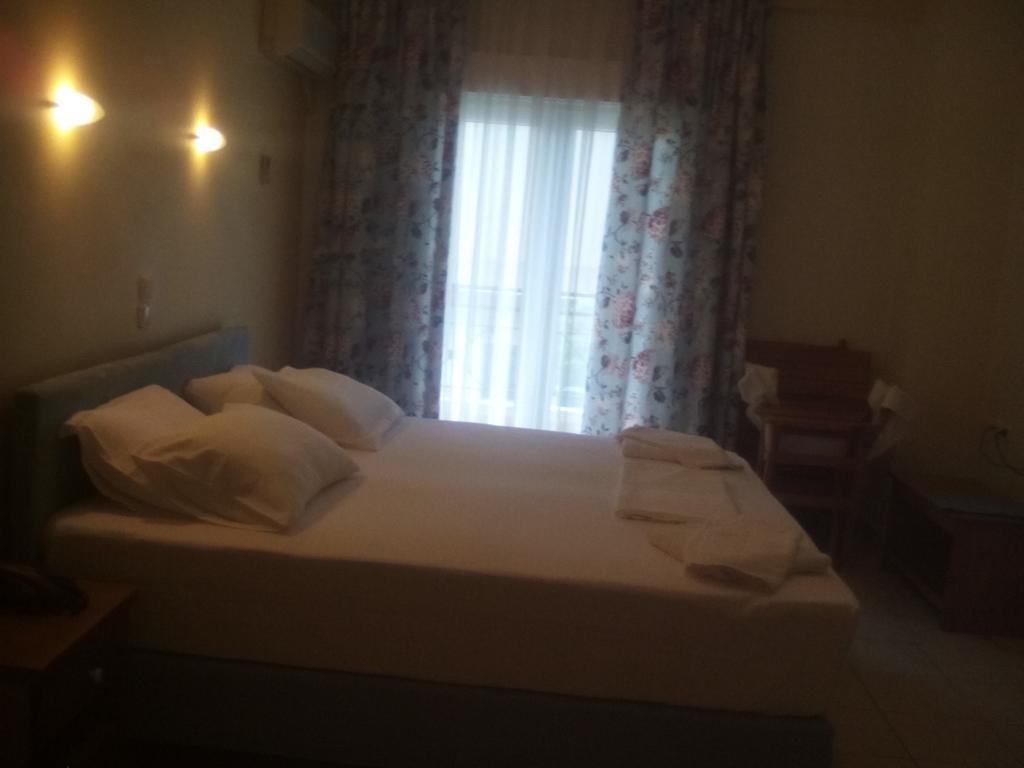 G. Kiapekou Aparthotel Loutra Edipsou  Exterior photo