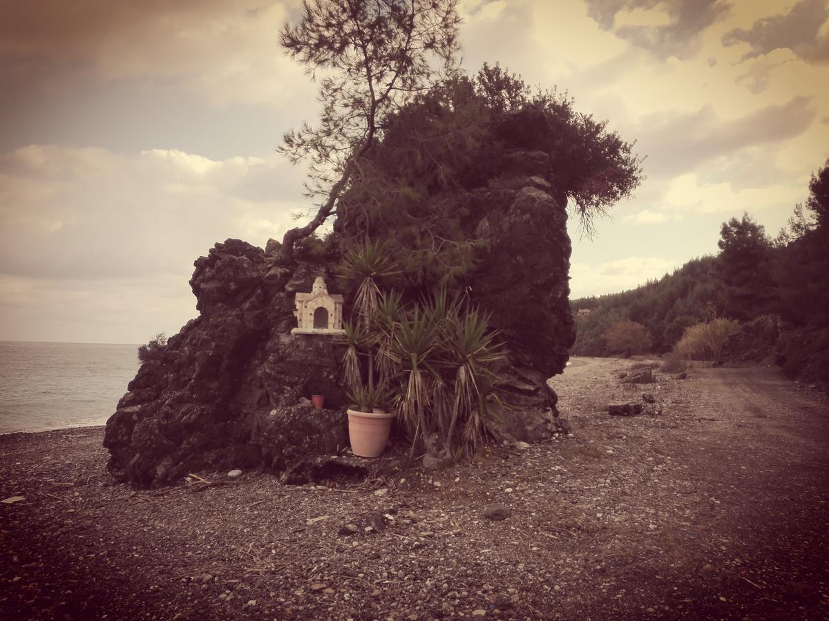 G. Kiapekou Aparthotel Loutra Edipsou  Exterior photo